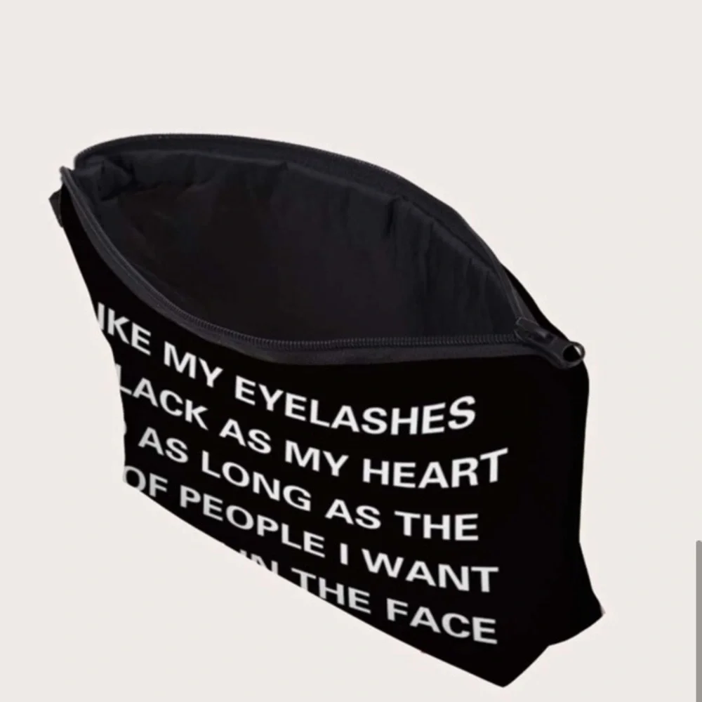 NEW Macy’s Graphic Makeup Cosmetics Pouch Bag Case Top Zipper Padded Black White